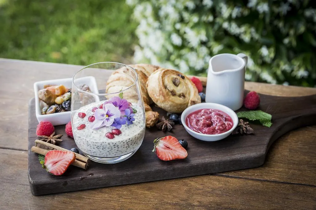 ***** Resort Spicers Peak Lodge Maryvale Australia