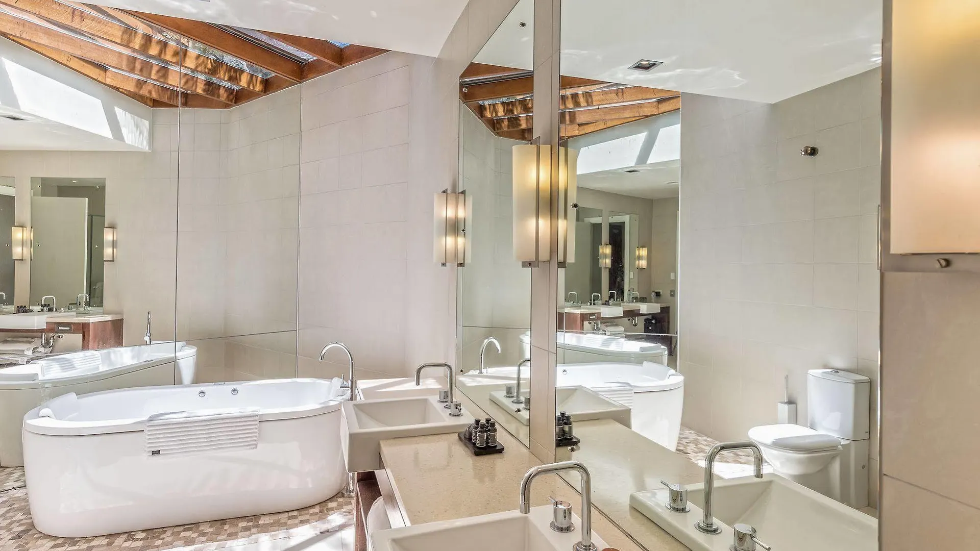 Spicers Peak Lodge Maryvale Resort