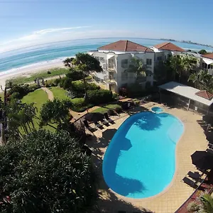 Курортный комплекс Golden Riviera Absolute Beachfront Голд-Кост